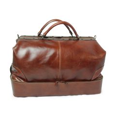 Leather travel bag with zipped opening bottom - brown