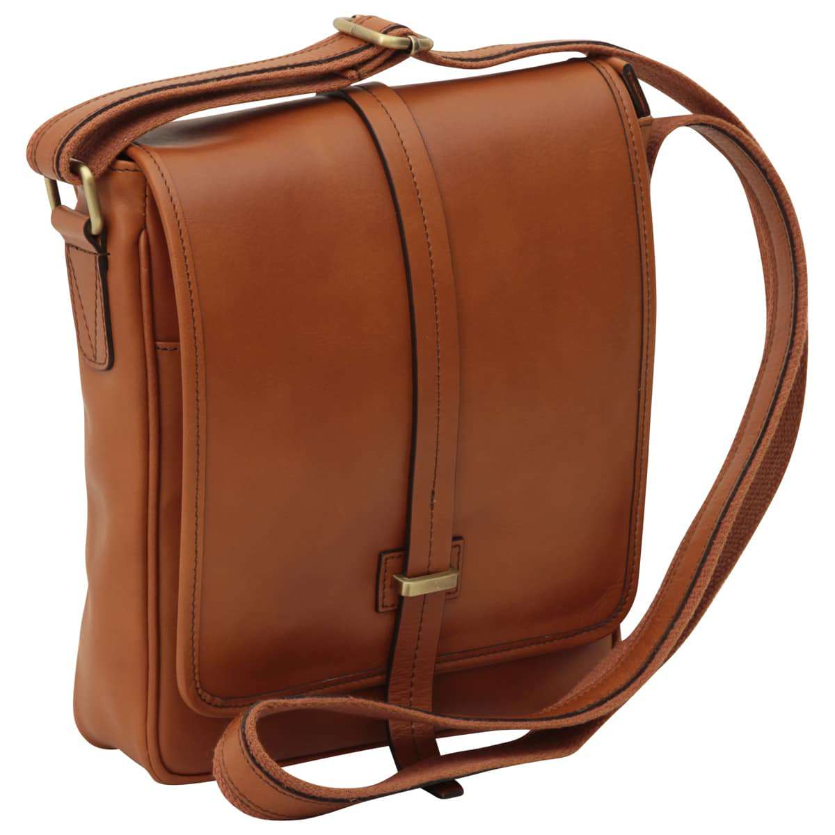 Small leather bag with magnetic closure